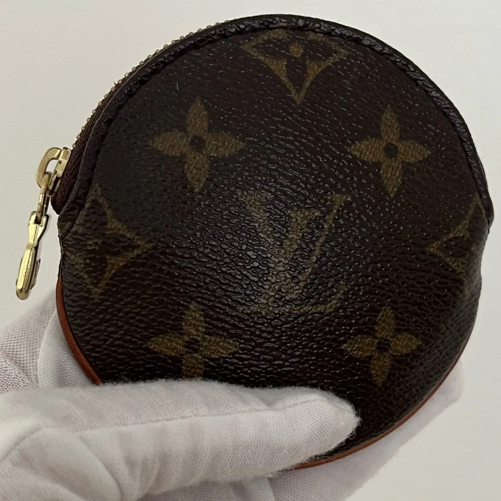 Louis Vuitton Monogram Round Coin AirPod Pouch Unisex EUC 2007 France